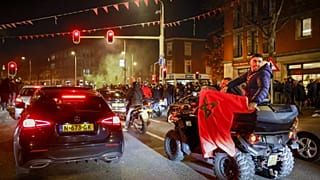 Празднование марокканских болельщиков в Гааге