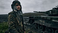 Ukrainischer Soldat an der Front in Donezk