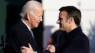 ABD Başkanı Joe Biden, Fransa Cumhurbaşkanı Emmanuel Macron'u Beyaz Saray'da düzenlenen resmi tören ile karşıladı