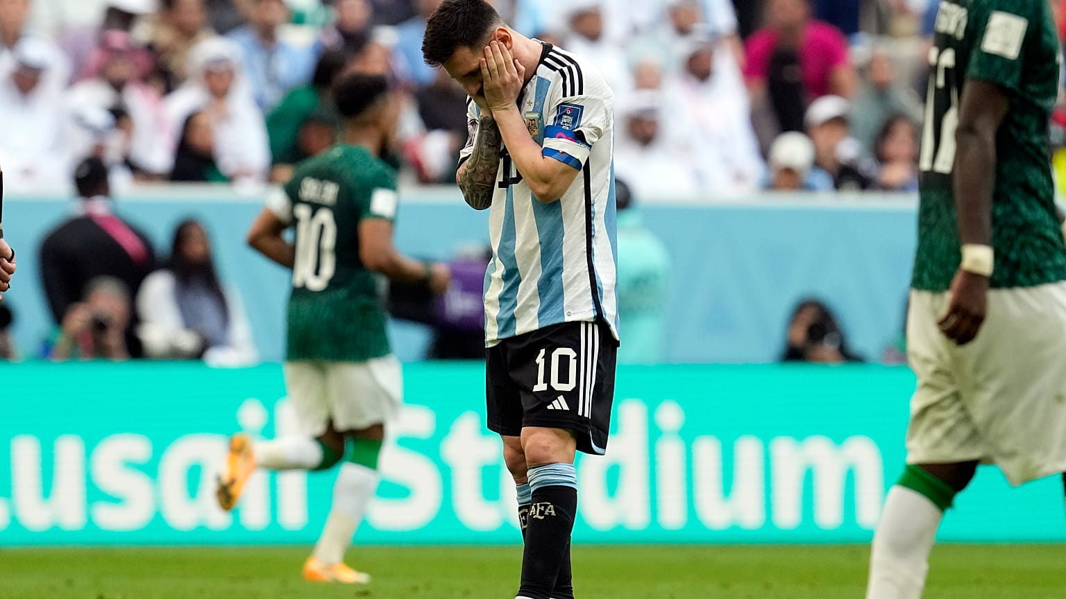 ميسي خلال مباراة منتخب بلاده أمام السعودية 