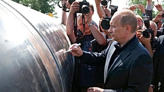 Vlagyimir Putyin 2009-ben vezetéket avat (illusztráció)