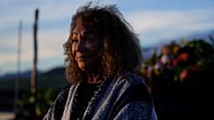 Les hawaiiens honorent leur volcan, le Mauna Loa, en éruption  