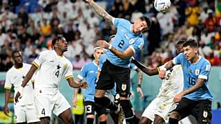 رأسية من لاعب الأوروغواي خوسيه خيمينيز
