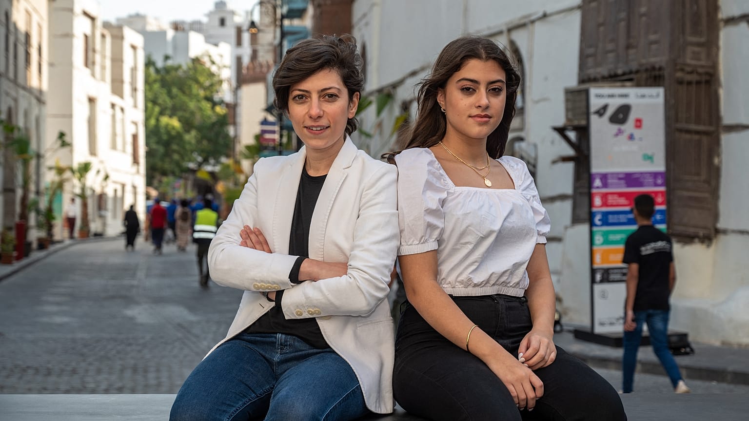 دارين سلام ، الكاتبة والمخرجة الأردنية والممثلة الرئيسية لفيلم فرحة كرم طاهر في الدورة الأولى لمهرجان البحر الأحمر السينمائي في جدةالسعودية. 