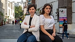 دارين سلام ، الكاتبة والمخرجة الأردنية والممثلة الرئيسية لفيلم فرحة كرم طاهر في الدورة الأولى لمهرجان البحر الأحمر السينمائي في جدةالسعودية. 