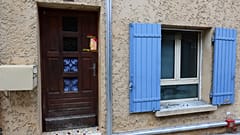 Haus in Südfrankreich, in dem die toten Babys in der Kühltruhe gefunden wurden
