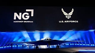 Yeni B-21'ler selefi B-2'ler gibi uçan kanat formunda üretiliyor