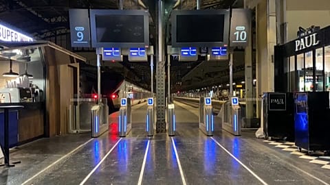 Platform at Gare de l'Est in Paris.