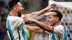 Messi e Alvarez trascinano l'Argentina ai quarti di finale