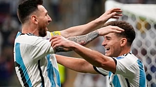 Messi e Alvarez trascinano l'Argentina ai quarti di finale