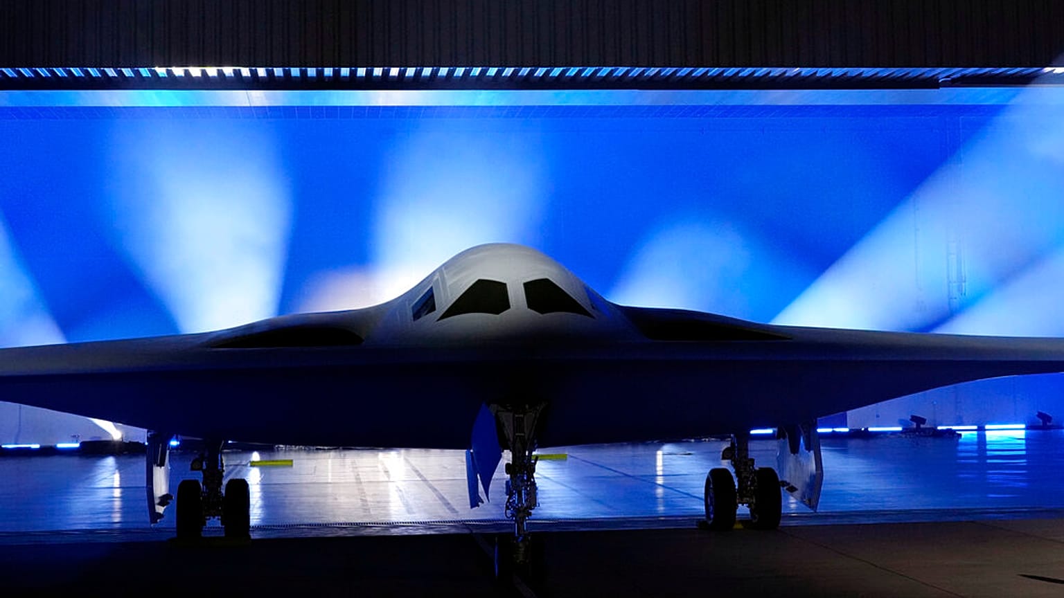Stealth-Bomber B-21 Raider in den USA vorgestellt