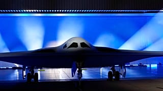Stealth-Bomber B-21 Raider in den USA vorgestellt