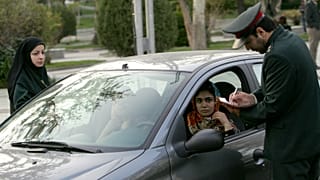 После двух месяцев протестов, спровоцированных смертью 22-летней Махсы Амини, власти Ирана упразднил полицию нравов.