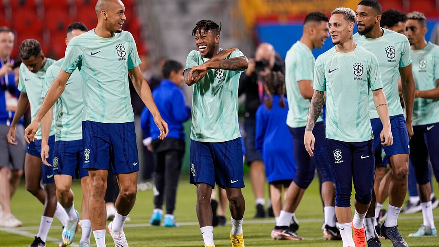 Brasiliens Nationalspieler bei einem Training in Doha, 04.12.2022