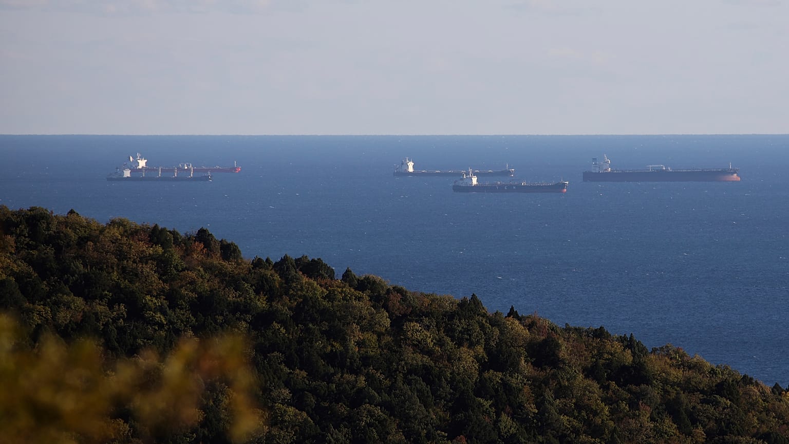 Нефтяные танкеры близ Новороссийска