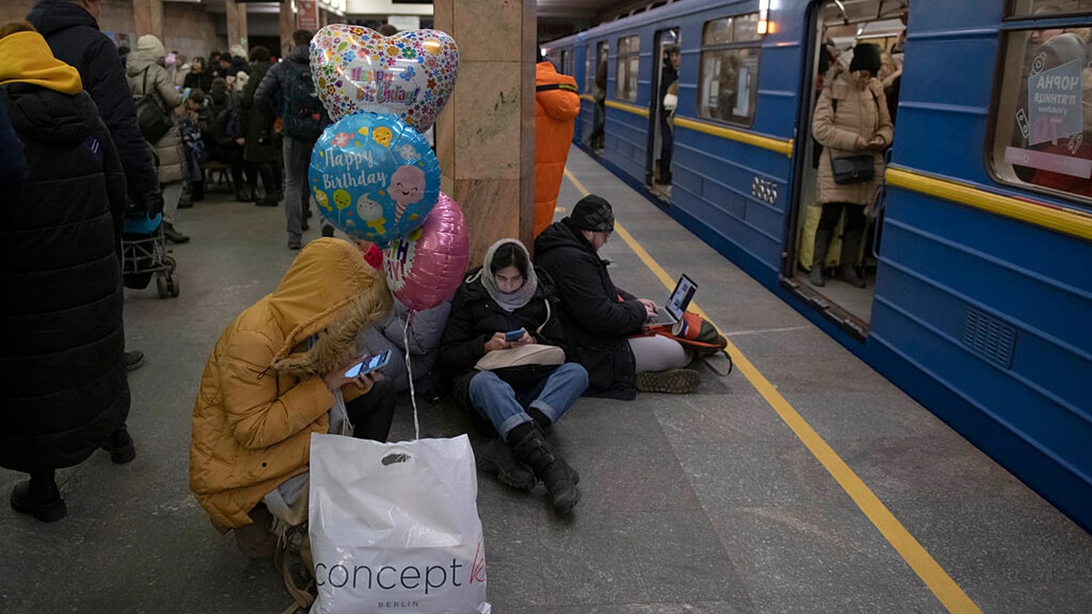 Rifugio in metropolitana. (Kiev, 5.12.2022)