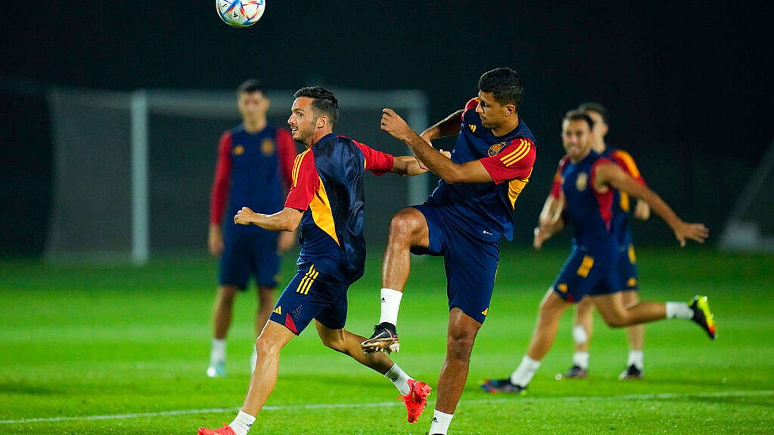La selección española durante su entrenamiento en Catar