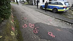 Rendőrségi szakértők felfestései a tett helyszínén