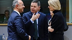ΣΤΑΪΚΟΥΡΑΣ ΚΑΙ ΝΤΟΝΟΧΙΟΥ ΚΑΤΑ ΤΗΝ ΣΥΝΕΔΡΙΑΣΗ ΤΗΣ ΔΕΥΤΕΡΑΣ