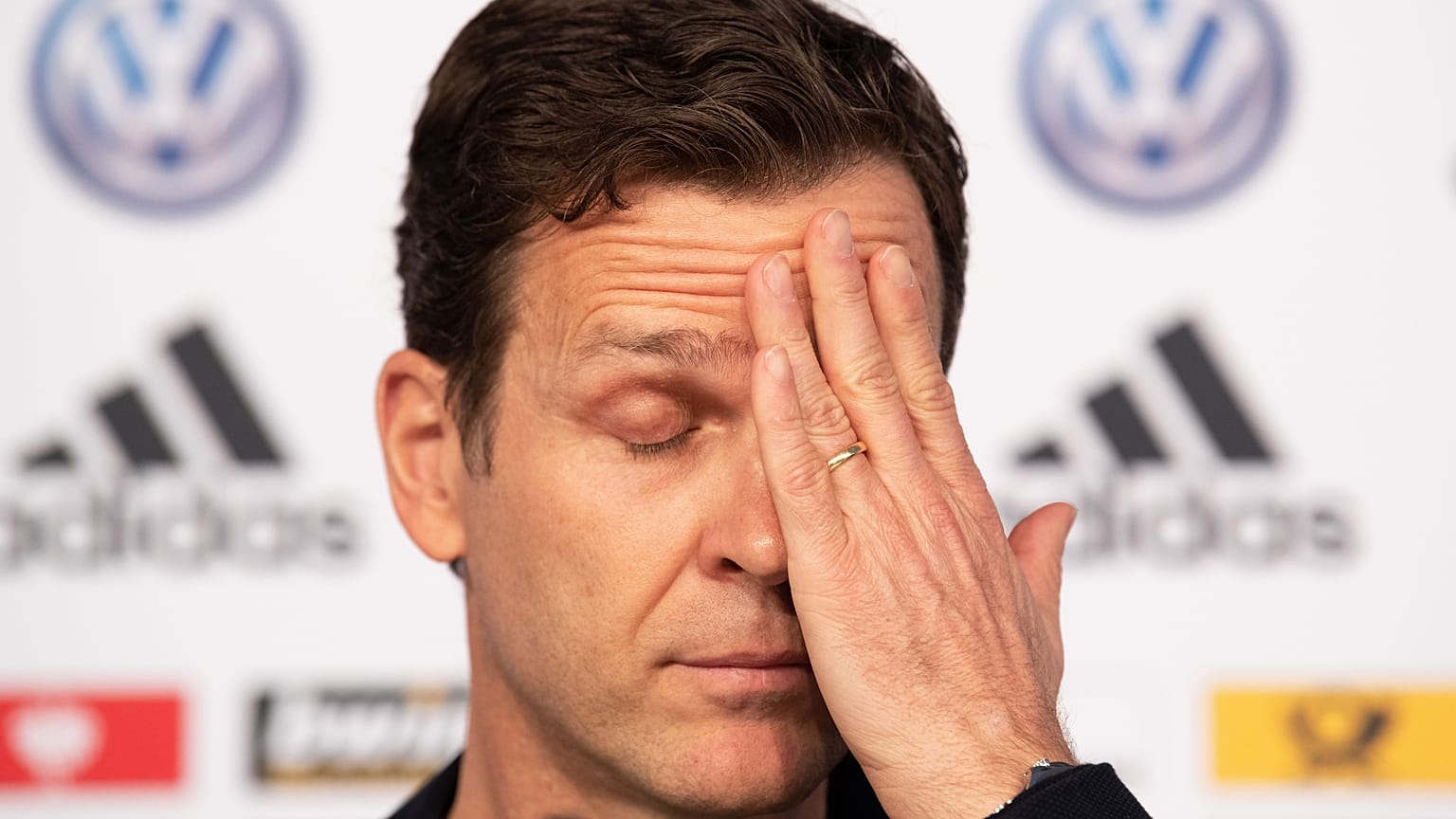 Oliver Bierhoff egy wolfsburgi sajtótájékoztatón 2019. március 18-án – képünk illusztráció.