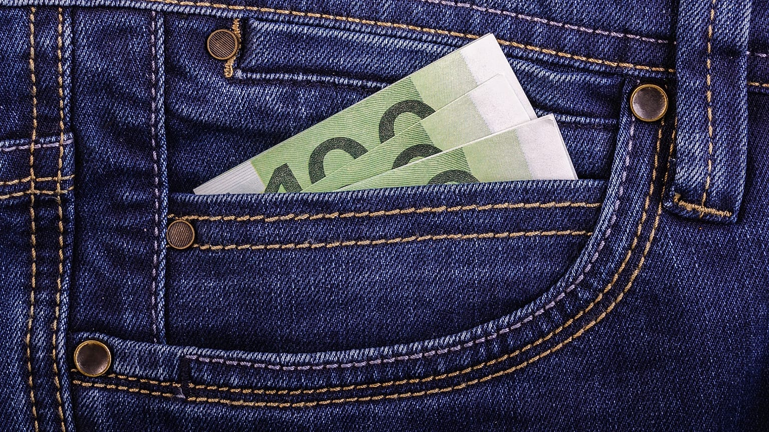 وتواجه الشركات خاصة في قطاع تكنولوجيا المعلومات والمهن الرقمية، صعوبة أكبر في التوظيف مع ازدياد الطلب على المهندسين