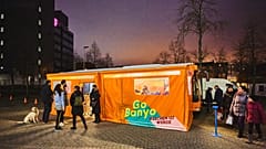 Das Vorzelt vor dem Duschbus
