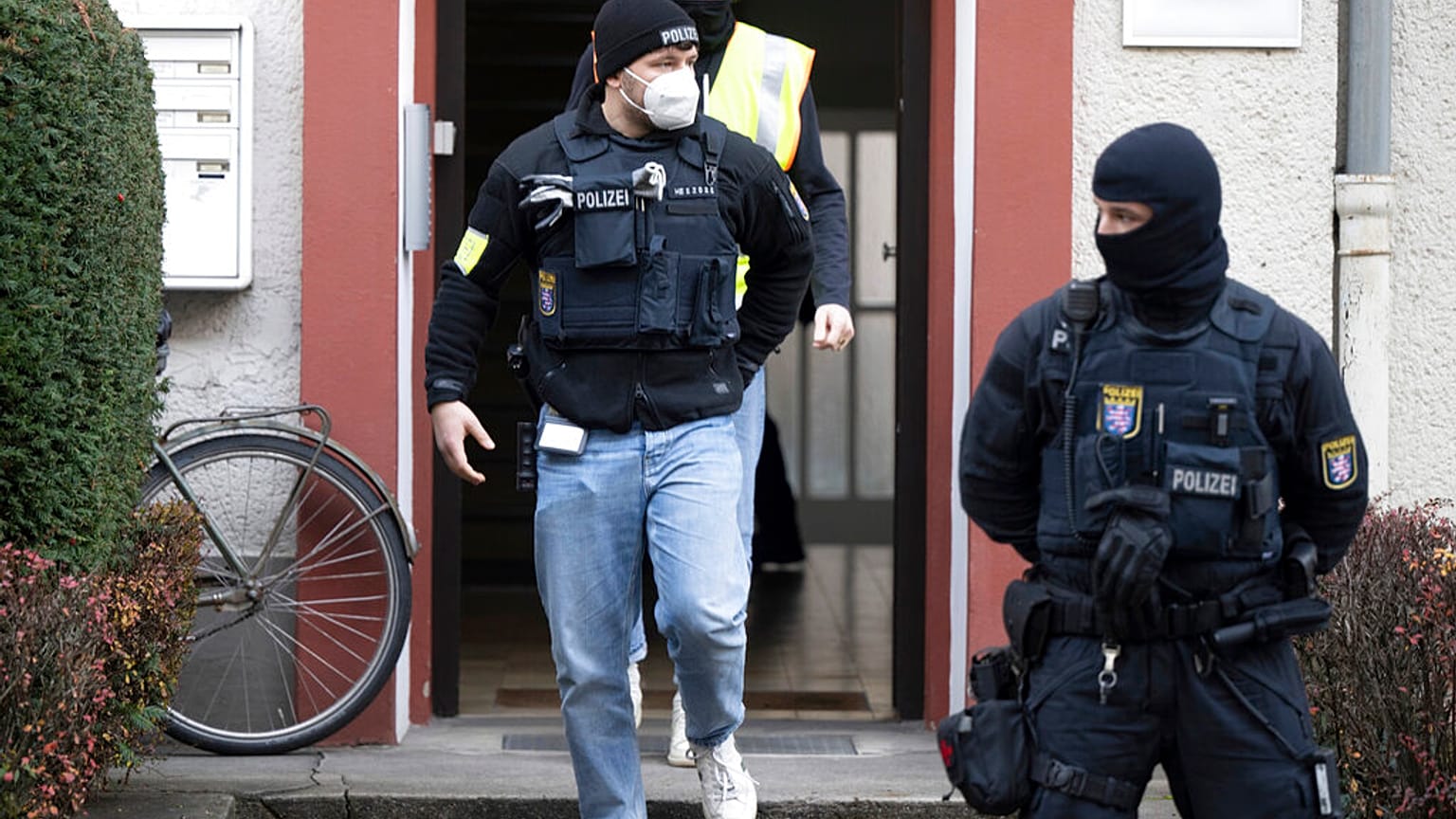 Επιδρομή αστυνομικών στη Γερμανία