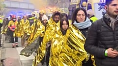 Des personnes évacuées de la station Montcada i Reixac-Manresa en banlieue de Barcelone