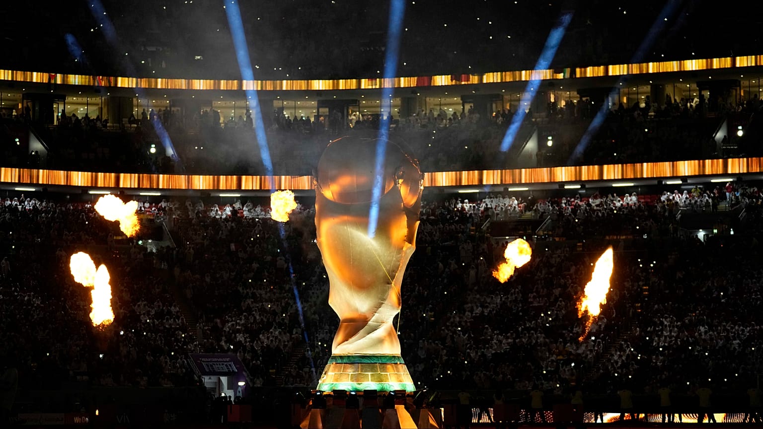  نسخة عملاقة  من كأس العالم في استاد البيت في الخور، قطر، الأحد 20 نوفمبر 2022.