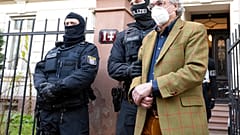 Heinrich XIII. Prinz Reuß während seiner Festnahme in Frankfurt am Main, 07.12.2022 