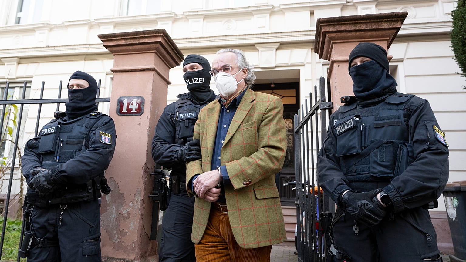 Almanya'da sözde 'Reich vatandaşlarına' yönelik baskında Heinrich XIII Prens Reuss da gözaltına alındı