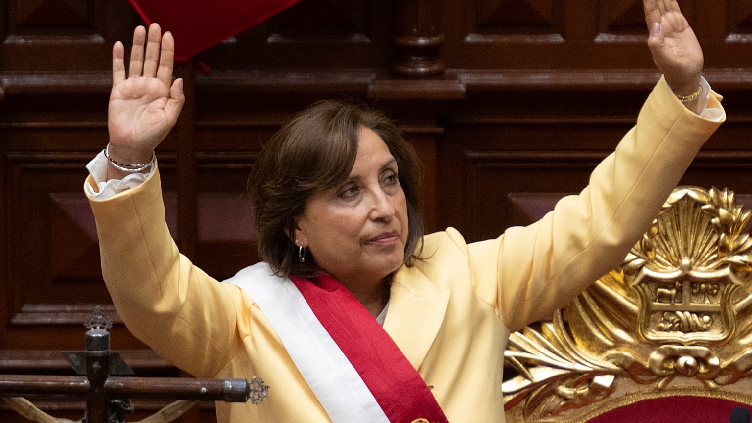 Dina Boluarte declara guerra à corrupção
