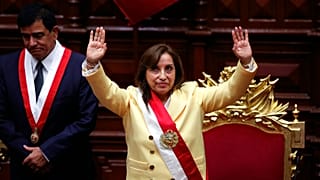 Peru'nun ilk kadın Cumhurbaşkanı Dina Boluarte yemin ederek göreve başladı
