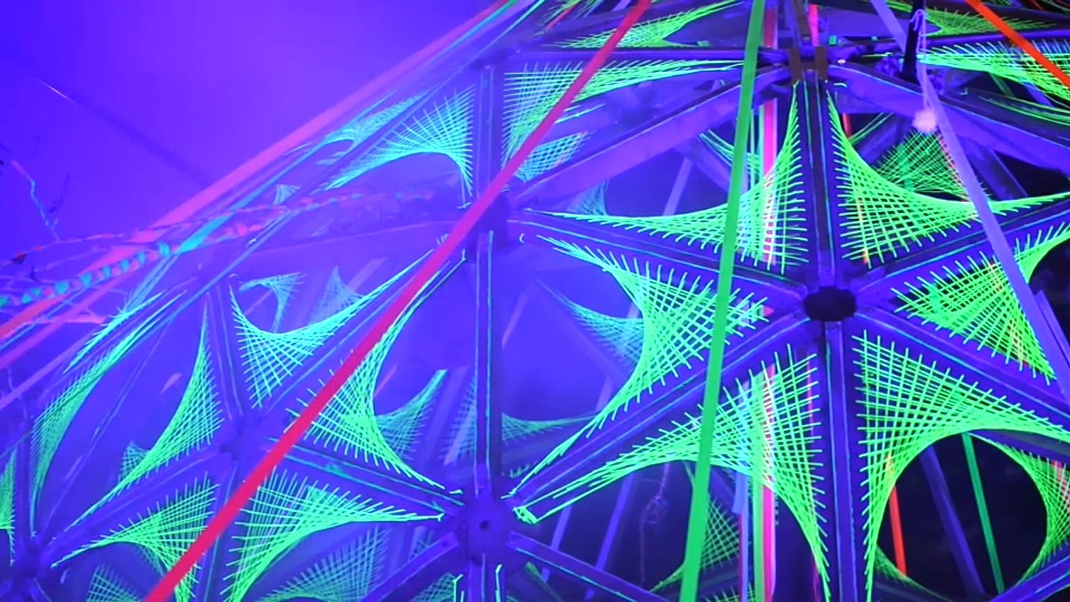 Instalação "Beacon of Hope" - Festa das Luzes - Lyon