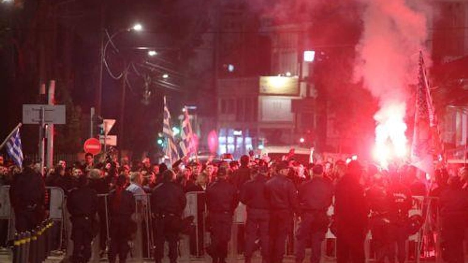 Συγκέντρωση διαμαρτυρίας έξω από την κυπριακή Βουλή