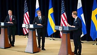 Le secrétaire d'État Antony Blinken, le ministre finlandais des Affaires étrangères Pekka Haavisto et le ministre suédois des Affaires étrangères Tobias Billstrom - 8/12/2022