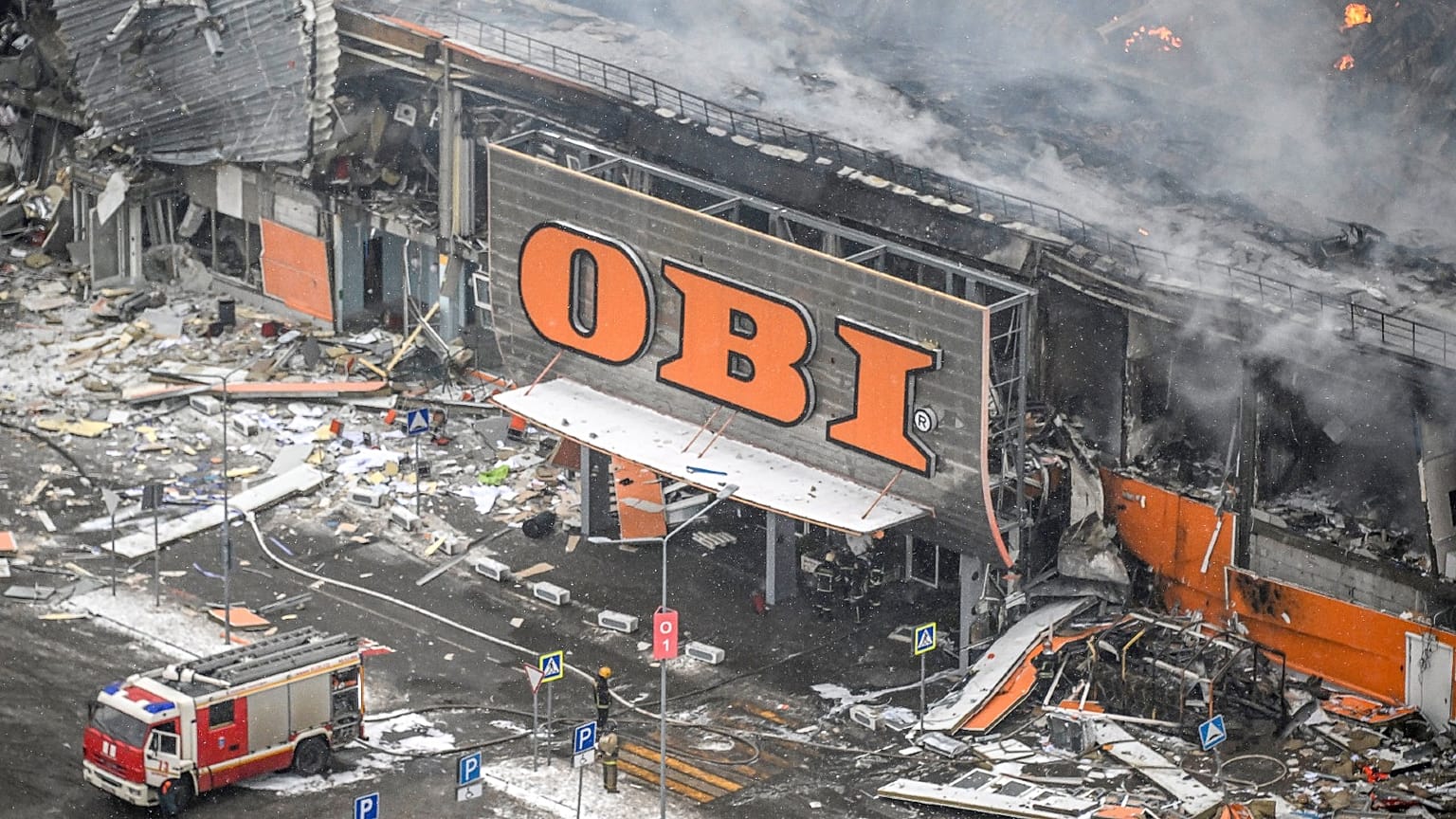 Russia firefighters battle a massive blaze which broke out overnight at the Mega Khimki shopping centre 
