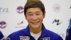 Japon milyarder Yusaku Maezawa