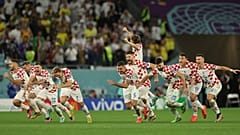 Les joueurs croates après leur qualification en demi-finale à l'issue des tirs au but contre le Brésil, le 9 décembre 2022 à Doha