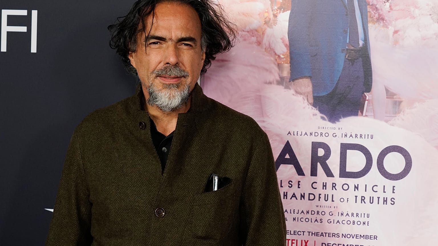 Alejandro González Iñárritu, director de "Bardo", posa en el estreno de la película durante el AFI Fest 2022, jueves 3 de noviembre de 2022.