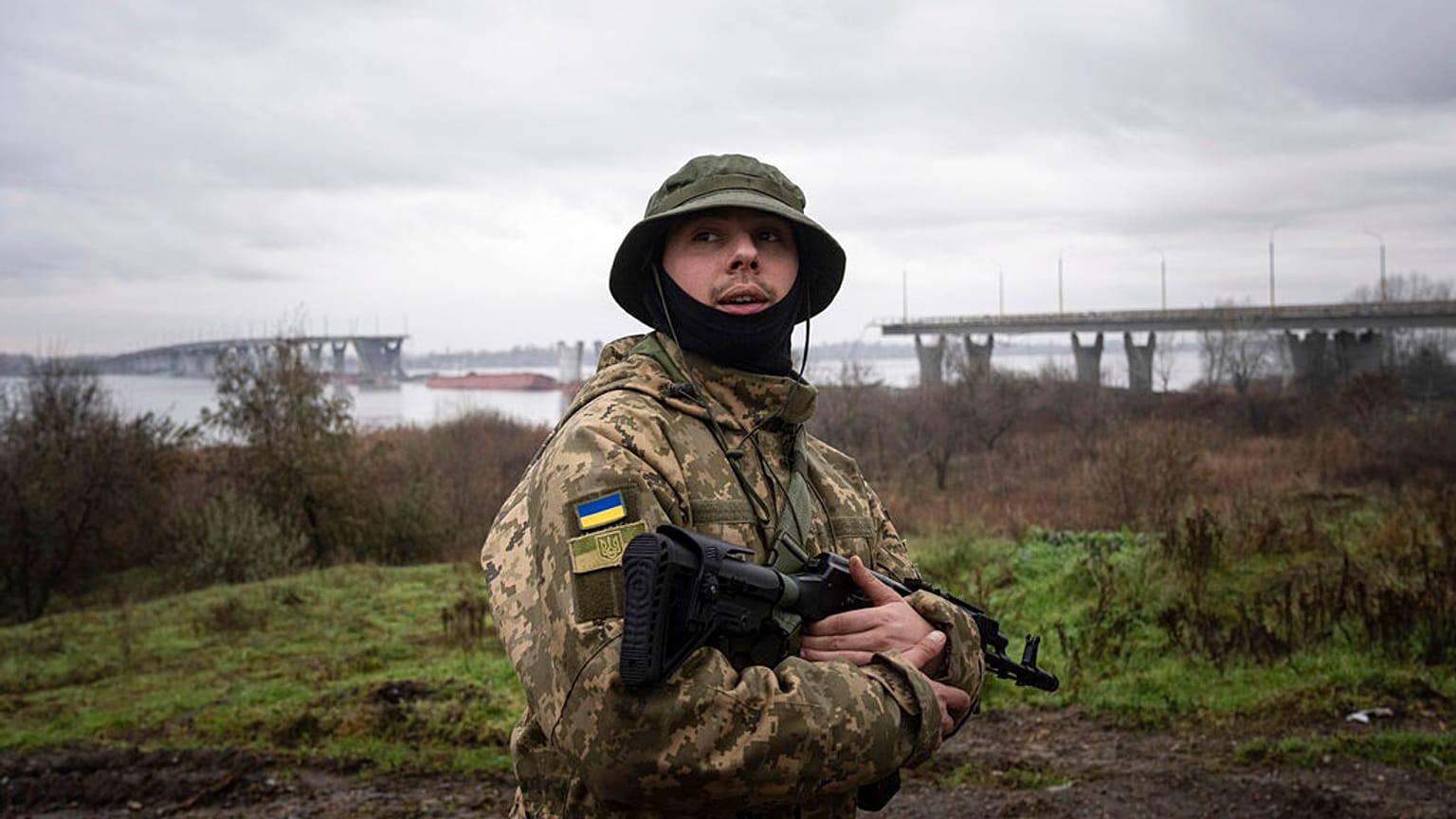 Ukrán katona a fronton 