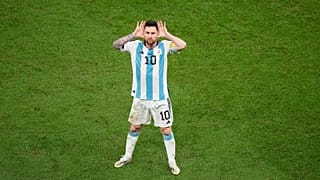 ميسي خلال الاحتفال بهدفه ضد هولندا