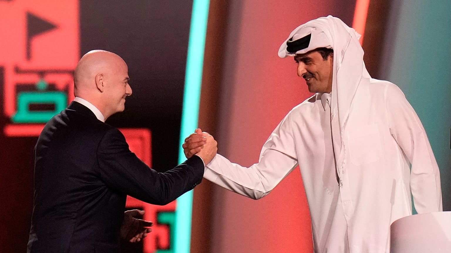 الأمير تميم بن حمد آل ثاني ورئيس الفيفا جياني إنفانتينو 