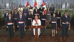 Perus neue Präsidentin Dina Boluarte und ihr Kabinett