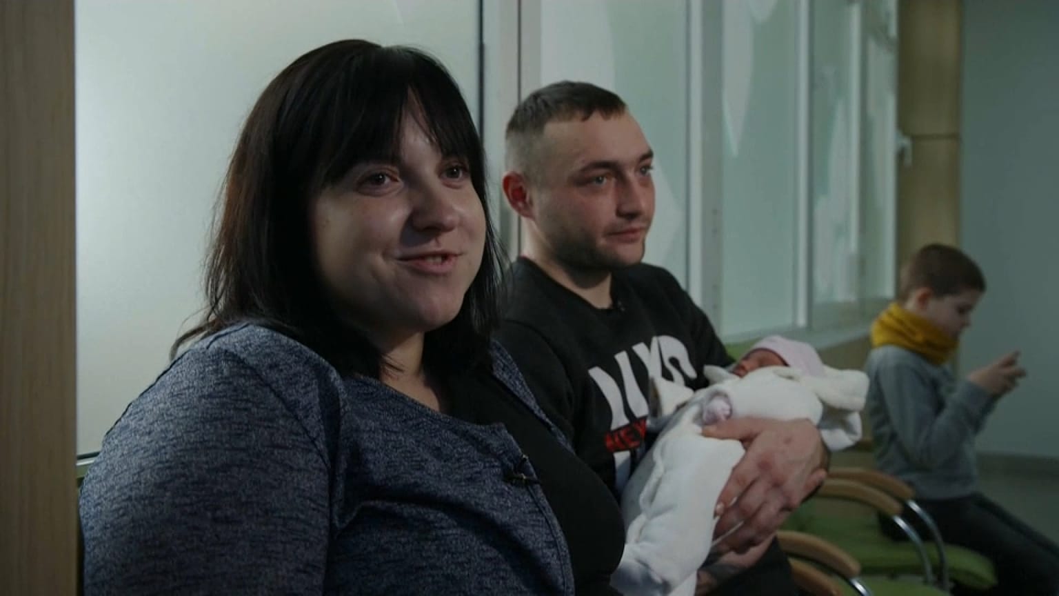 Inna e Dmytro com Sofia ao colo
