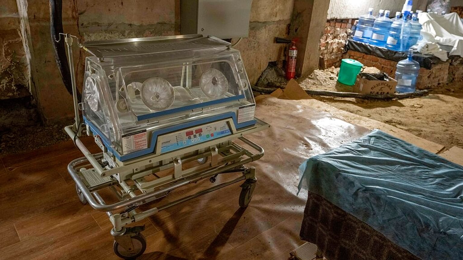 Leopoli, il bunker del centro perinatale