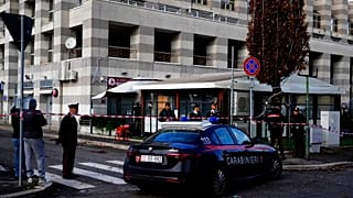 Αστυνομικοί στο σημείο του μακελειού