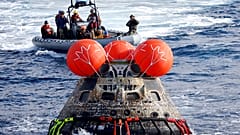 Orion mürettebat modülü Artemis I adı verilen 25 günlük mürettebatsız test uçuşu, Pasifik Okyanusu'nun Meksika açıklarına inerek tamamladı