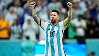 ميسي خلال مباراة هولندا