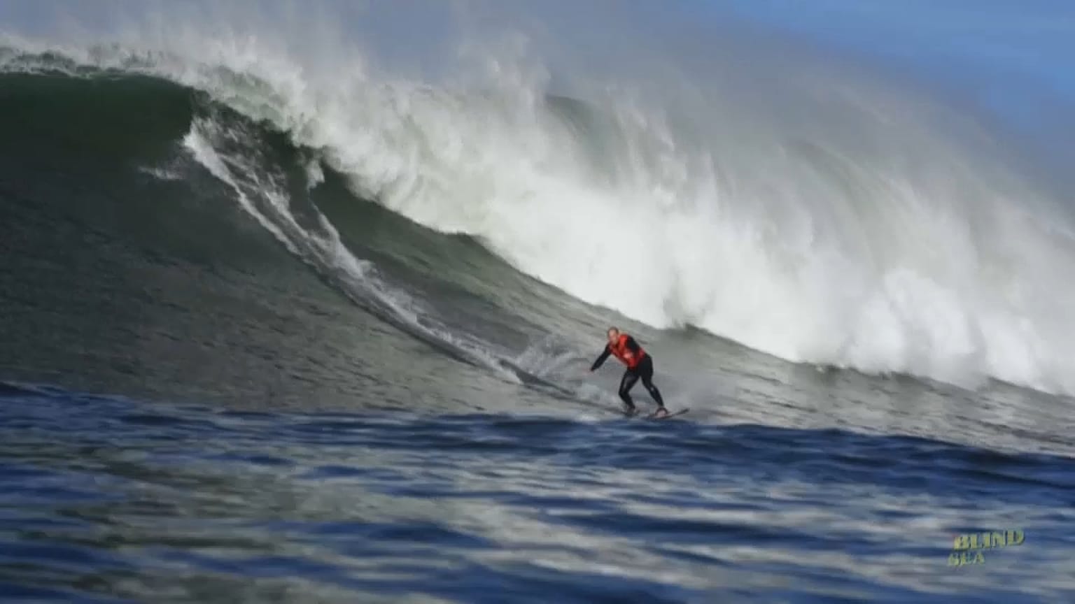 Australian blind surfer Matt Formston surfing a wave 